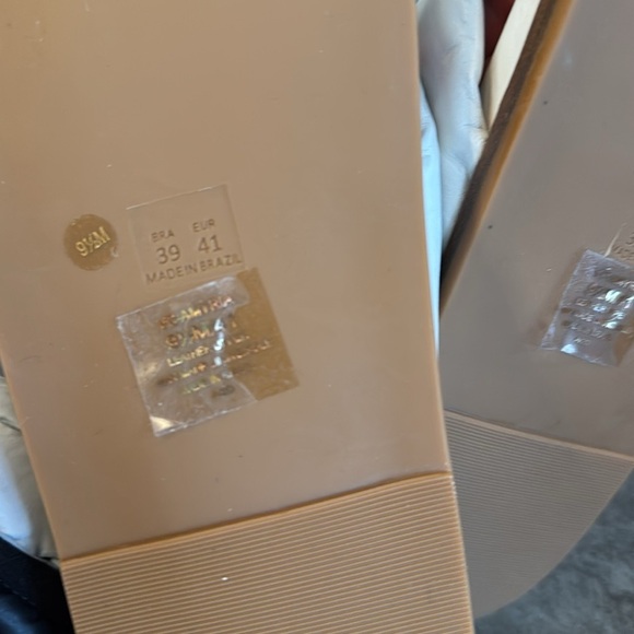 Vince Camuto Women's Amirya Flat Sandal.  Women’s 9.5 M. off white - Picture 6 of 7